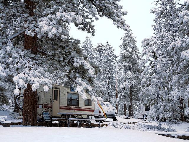 Winter Journey – Snow Continues at Bryce Canyon – April 2017 (1)